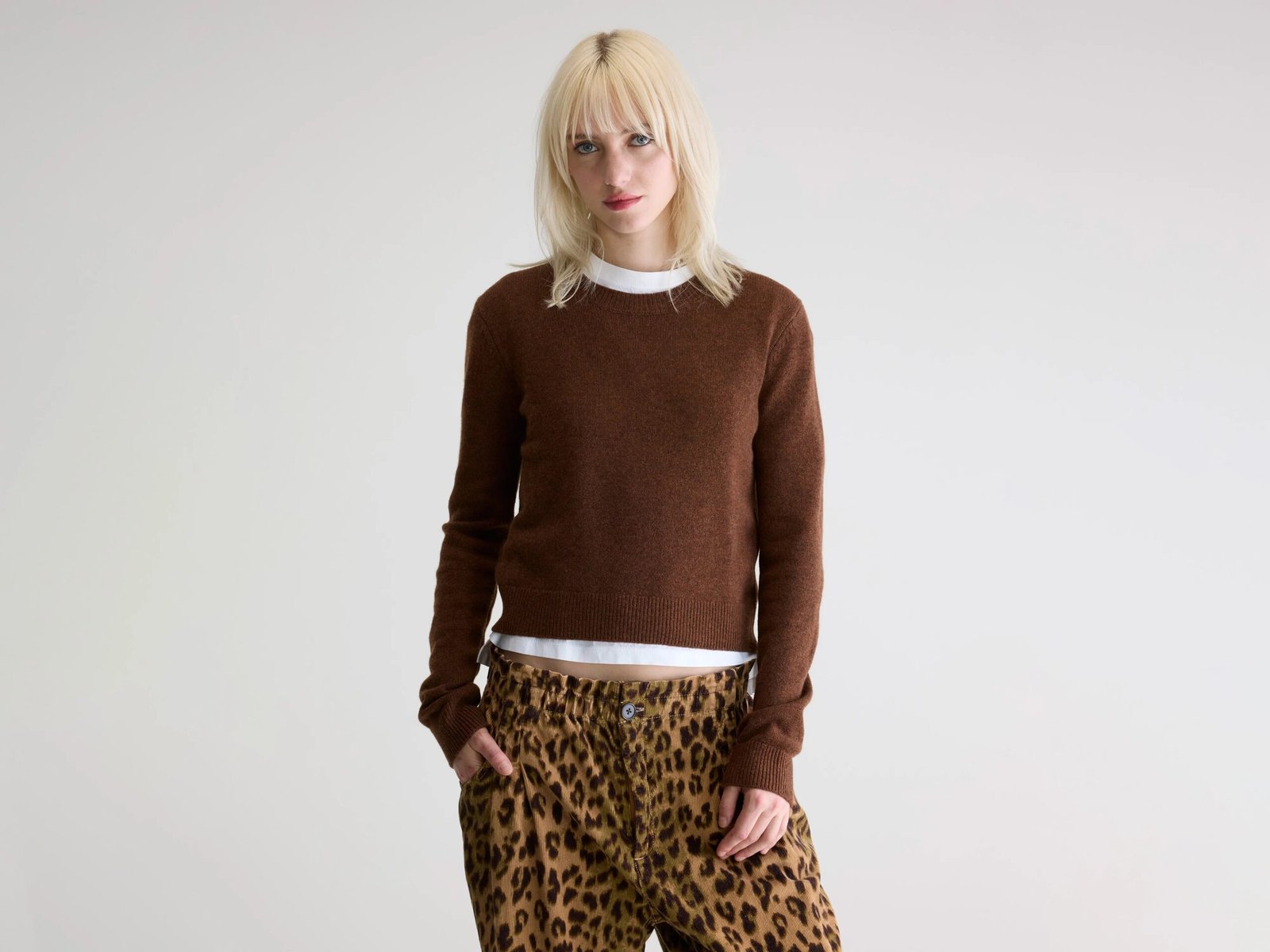 BW25291320K1581U-120_1_3d6aa241-01be-40a5-a291-ce204f7beac2.jpg Spag slim cashmere sweater (252 / W / SUEDE) - Image 1