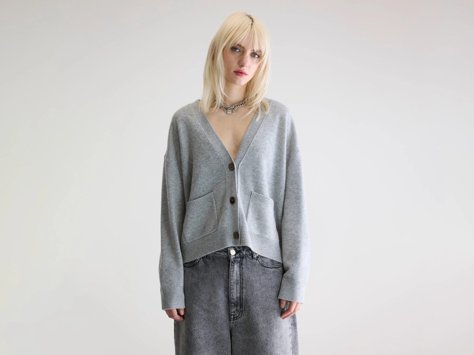 BW25292520K1675U-216_1_dc1beae1-294e-49ef-ade4-a0784987a936.jpg Gakkin boxy cardigan (252 / W / LIGHT GREY) - Image 1